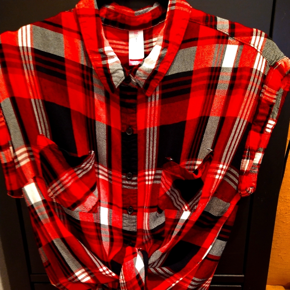 buffalo check sleeveless top red